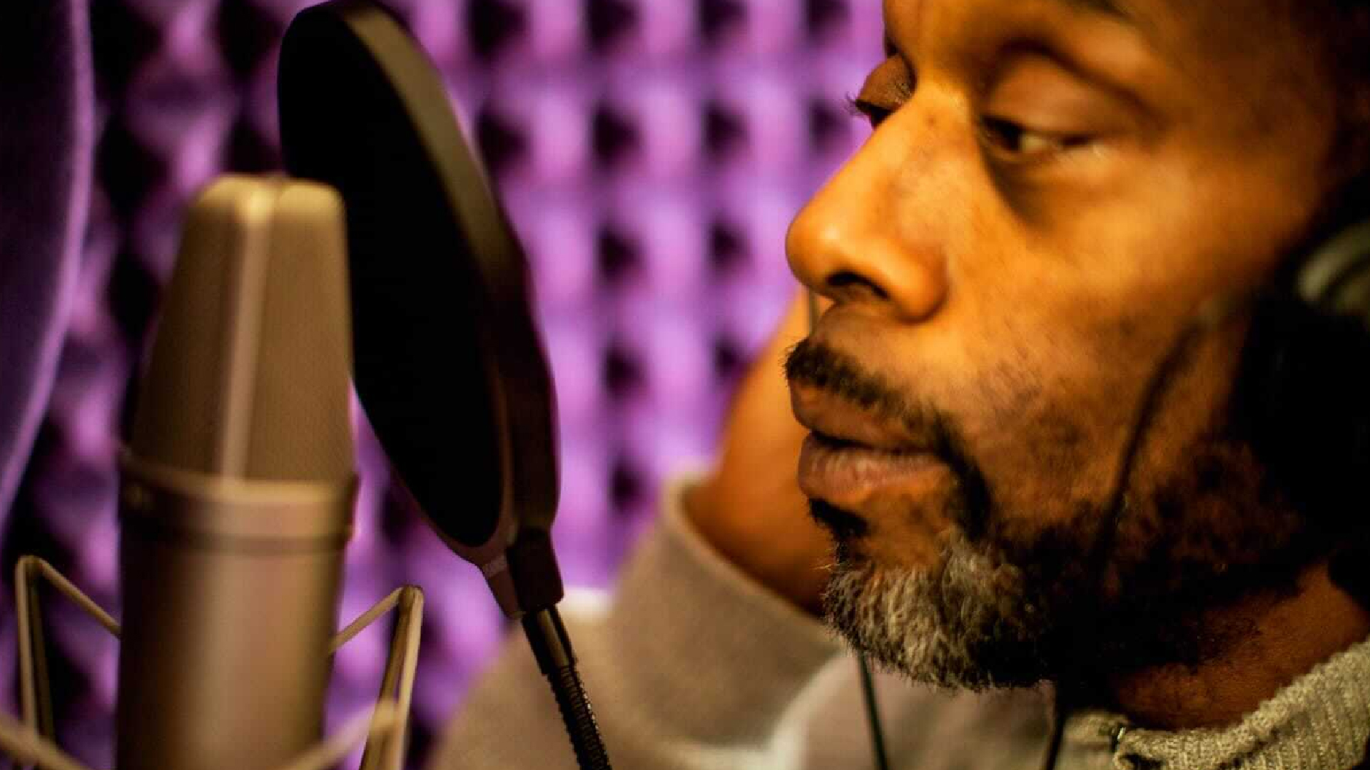 Disco Elysium’s narrator is going to stream Disco Elysium to raise funds for Palestine