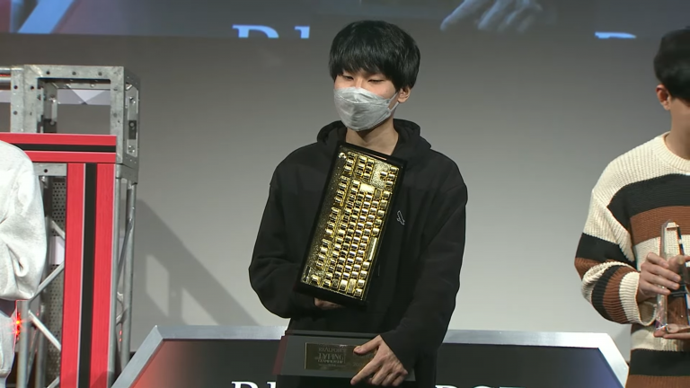 This new keyboard built with switches also used in ATMs across Japan has led me down a rabbit hole of typing championships where contestants compete for a golden keyboard