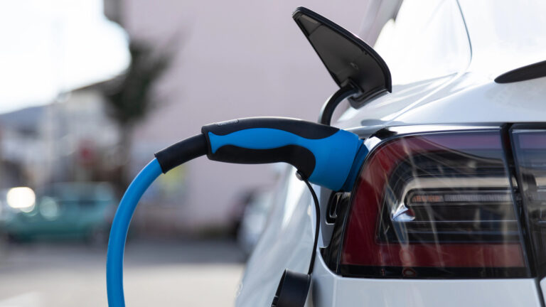 AI Research Revs Up EV Charging for Large-Scale Optimization, Speed, and Savings