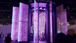 Even I was impressed by LG’s gigantic transparent OLED chandelier of hopes and dreams, but I’m still not buying one