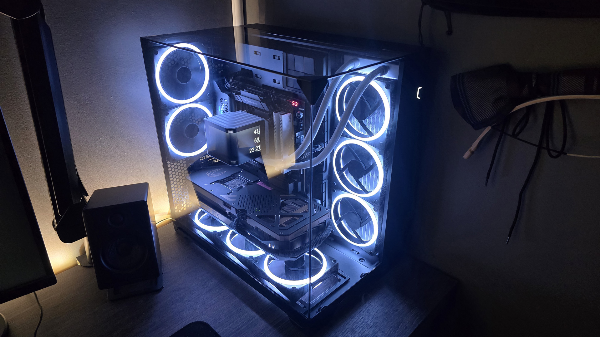 Lian Li O11 Vision Compact PC case review