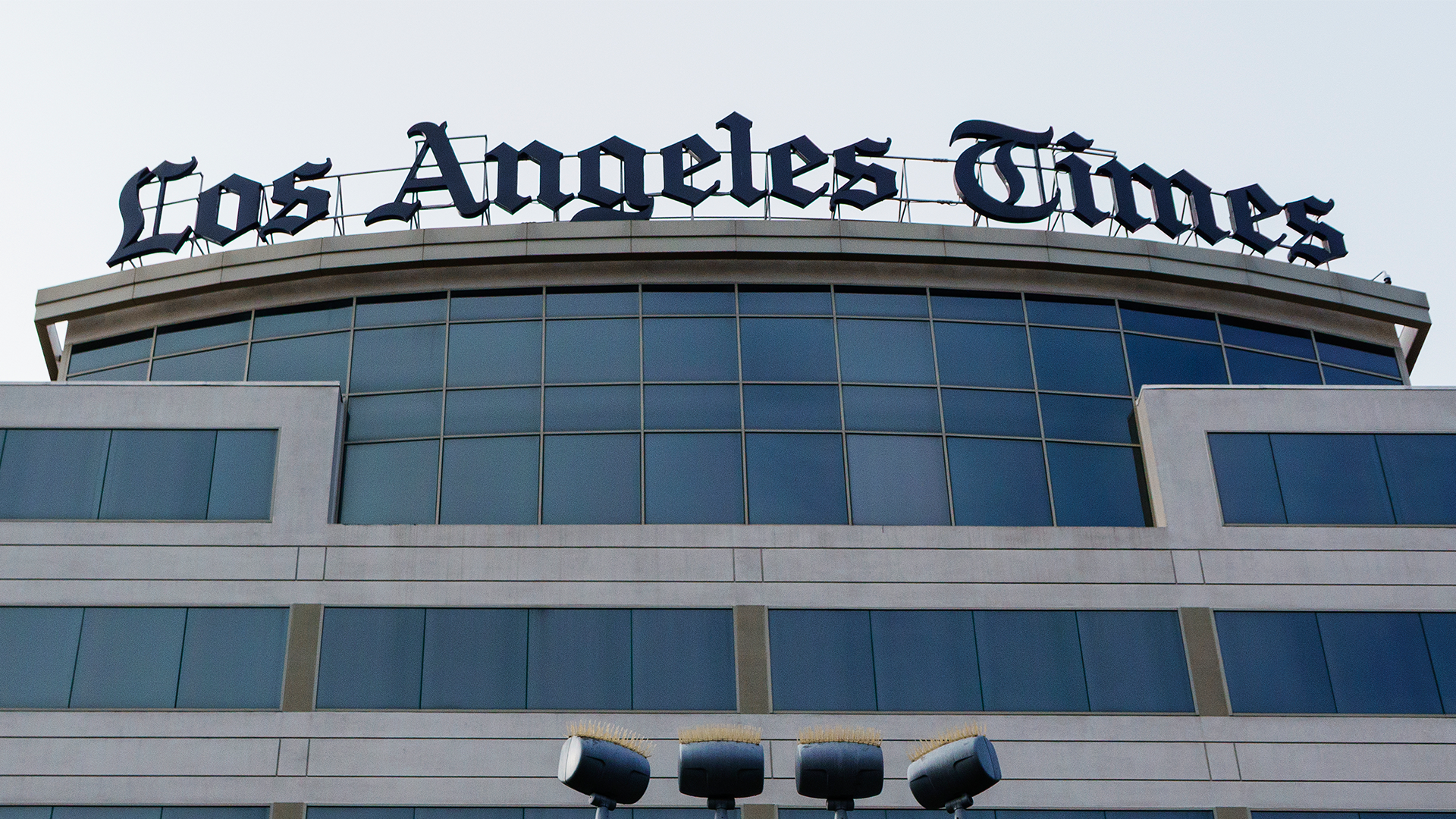 The LA Times gives mealy-mouthed AI the last word on its opinion pieces