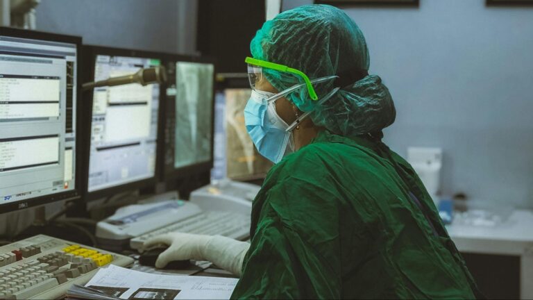 AI Analyzes Nurses’ Observations to Reduce Patient Danger