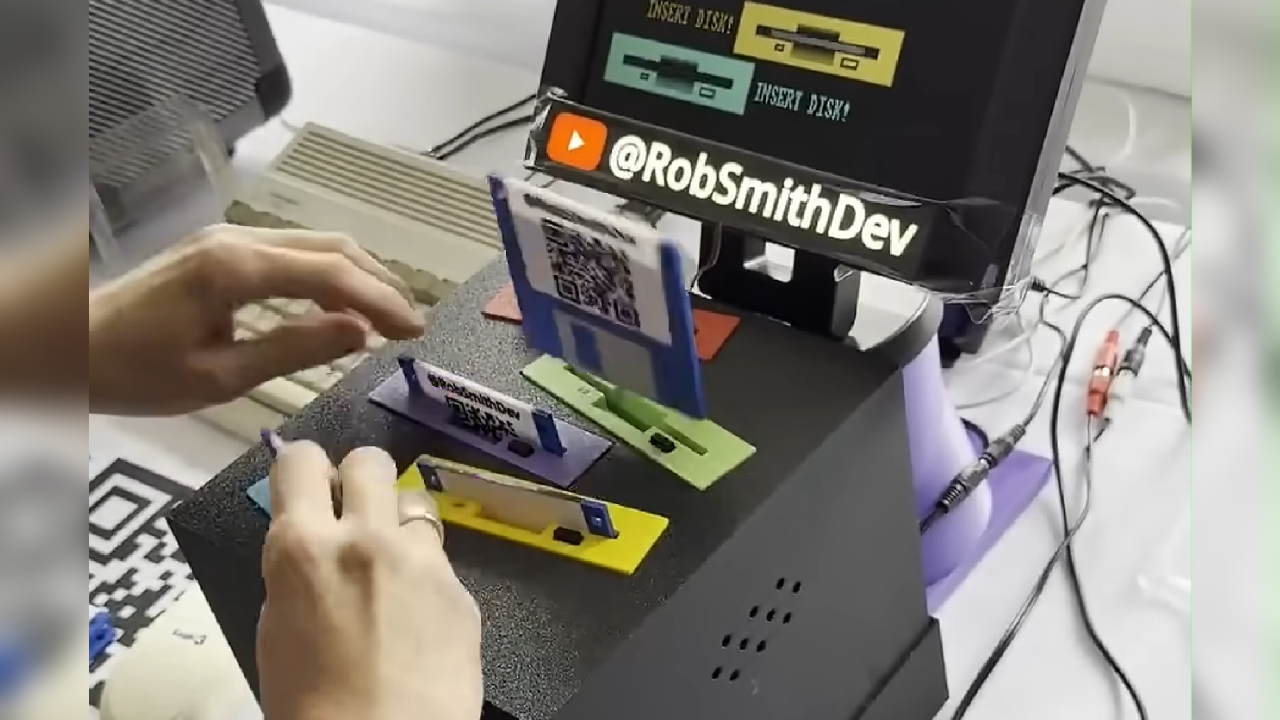 This whack-a-mole with floppy disks running on an Amiga looks equal parts hilarious and surprisingly difficult