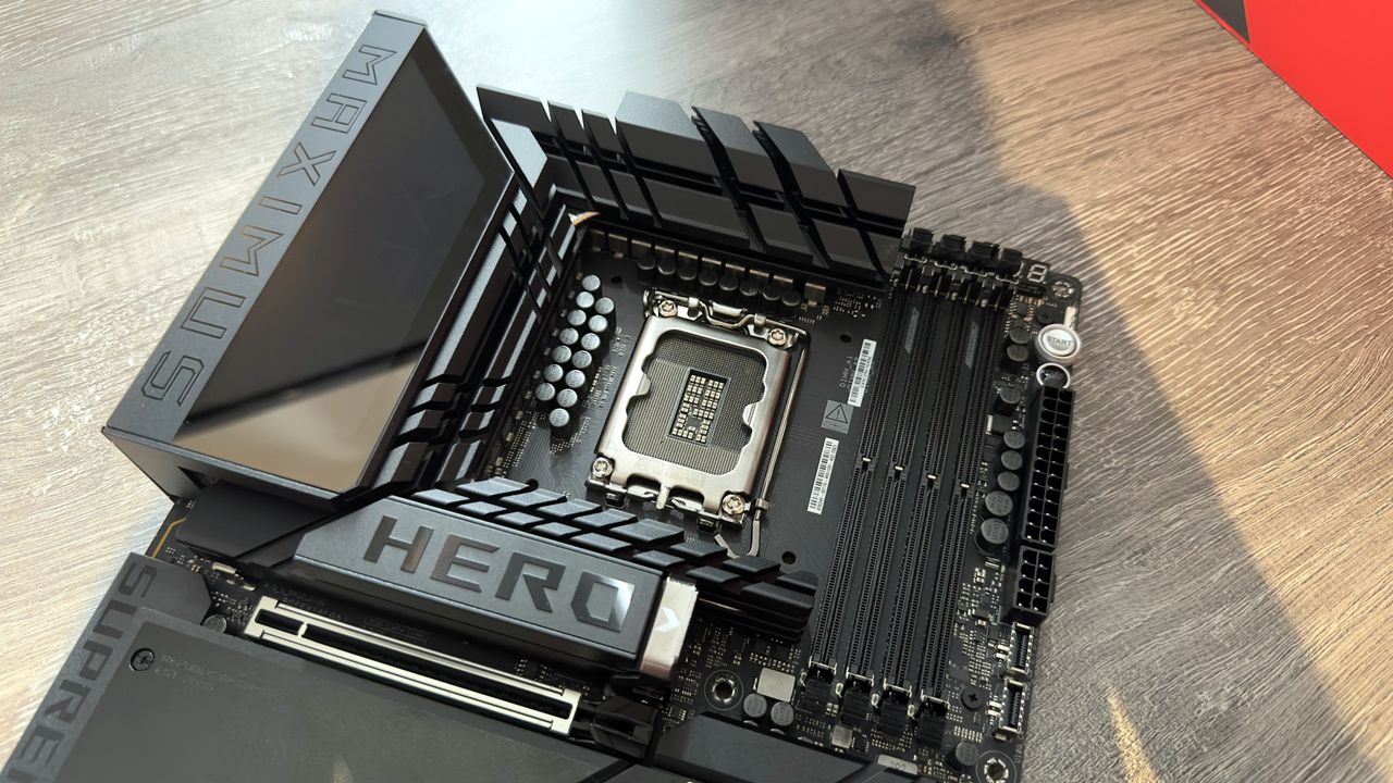 Asus says its Intel 800-series motherboards are approved to run DDR5-7200 without an XMP profile, pointing to a RAM speed boost for an Arrow Lake refresh