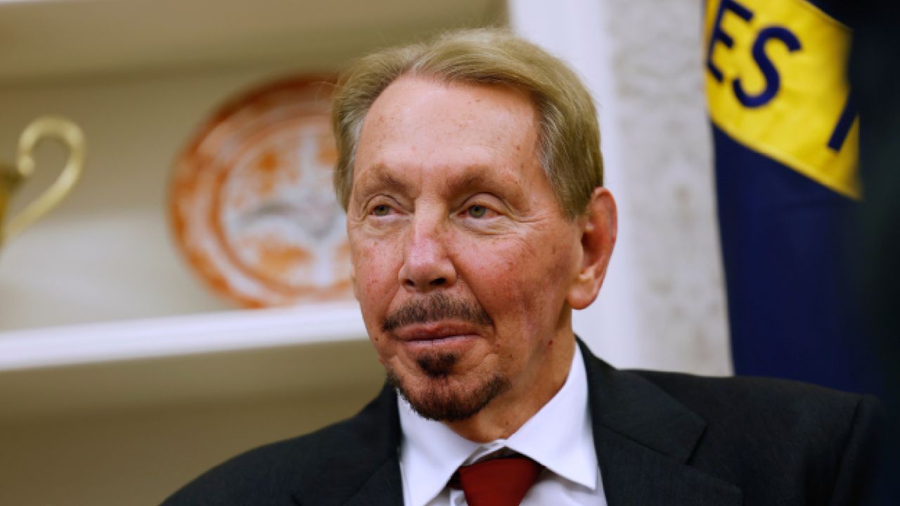 Oracle’s $300 billion deal with OpenAI briefly knocked Elon Musk off the world’s richest person spot, replaced instead by the company’s head honcho, Larry Ellison