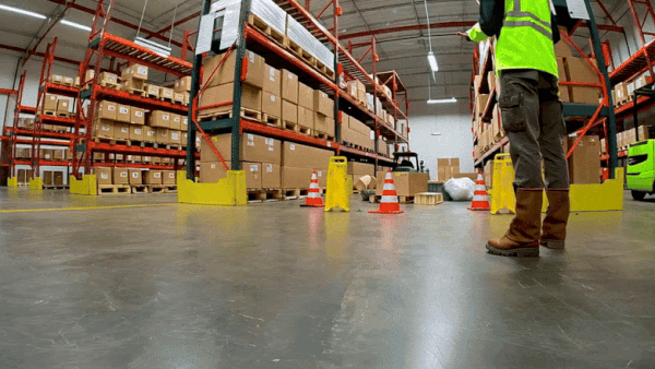 Build Synthetic Data Pipelines to Train Smarter Robots with NVIDIA Isaac Sim 