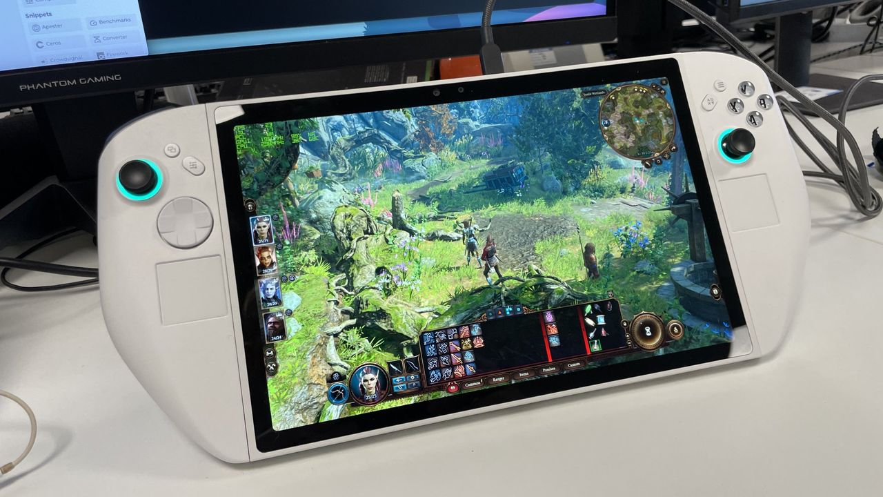 I’ve been playing with the ‘world’s first’ glasses-free 3D handheld PC and my early impressions are that the $1,500 Abxylute 3D One is absolutely huge, annoyingly clunky and a little bit silly