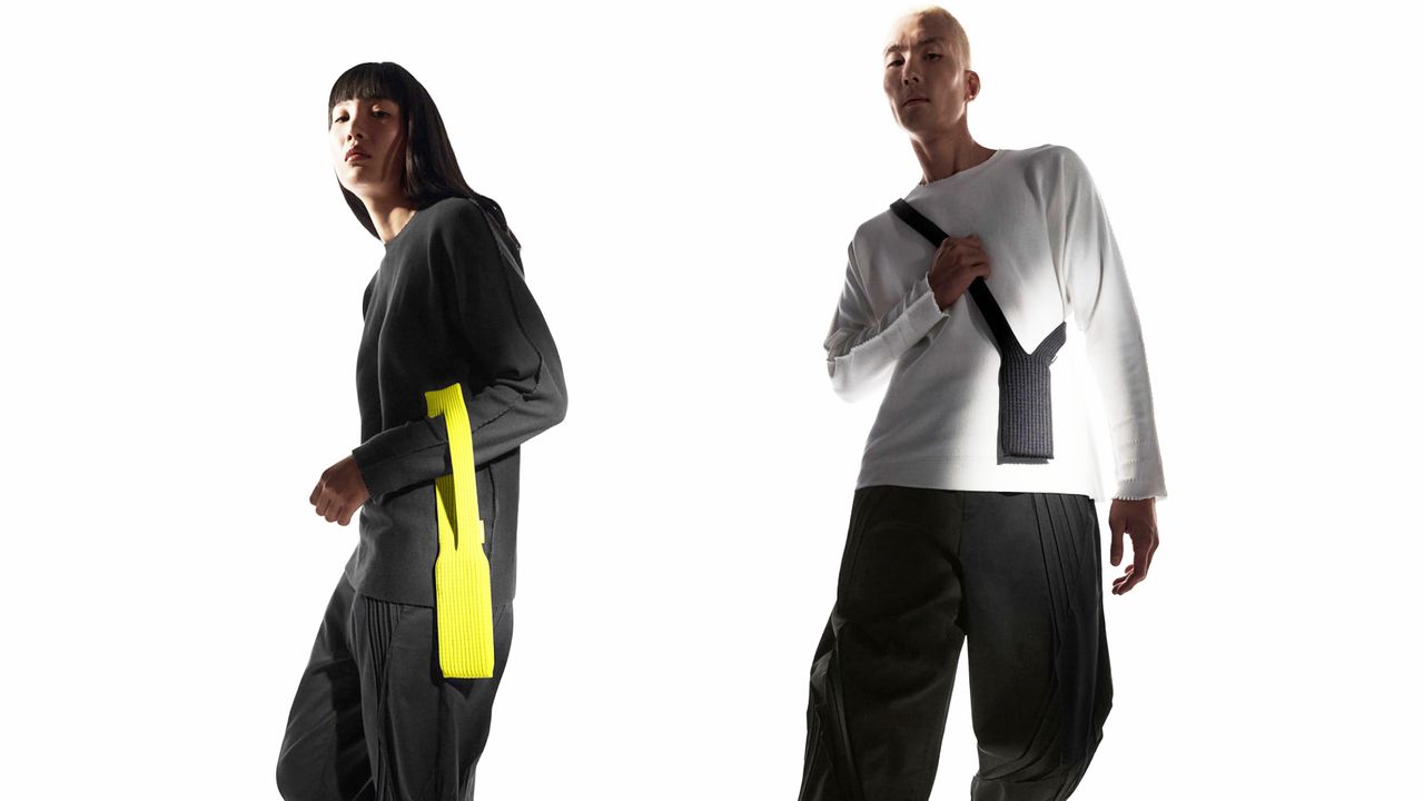 Apple’s $230 iPhone-carrying ‘sock’ looks like something you could buy from an Etsy seller for $20, and it’s already splitting the room like a busted seam