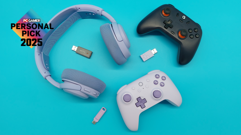 I enjoy touching all the hardware bits that pass through PCG’s offices, but this bit of kit was all but made for my upsettingly small baby hands