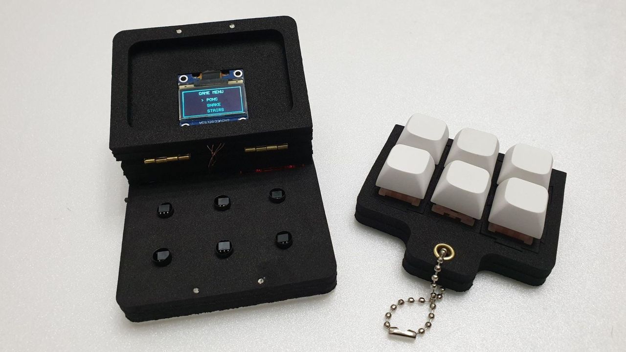 Engineers builds Arduino-led game console from a fidget clicker and I want to fidget with it so badly
