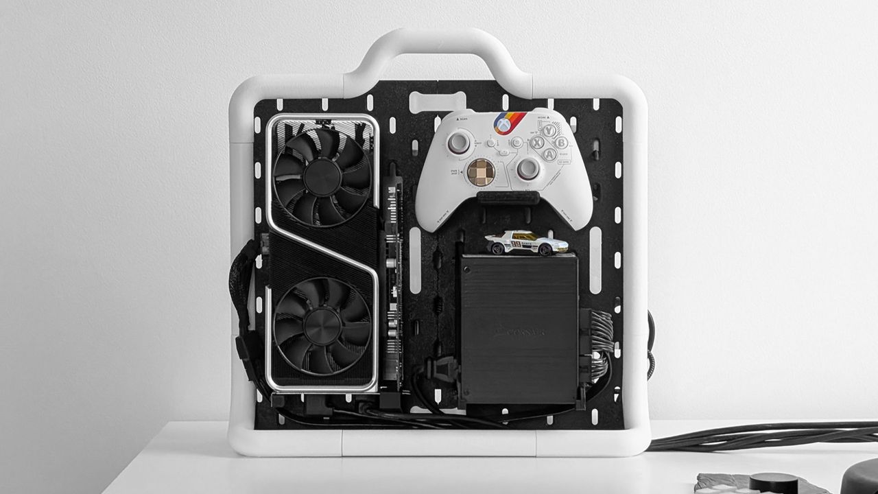 This 3D printed, laptop-carrying ‘suitcase’ is not just a thing of beauty but it’s also a neat solution to the dearth of eGPUs