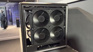 Cooler Master is playing around with a 2000 W CPU and GPU cooling solution with four huge 180 mm fans