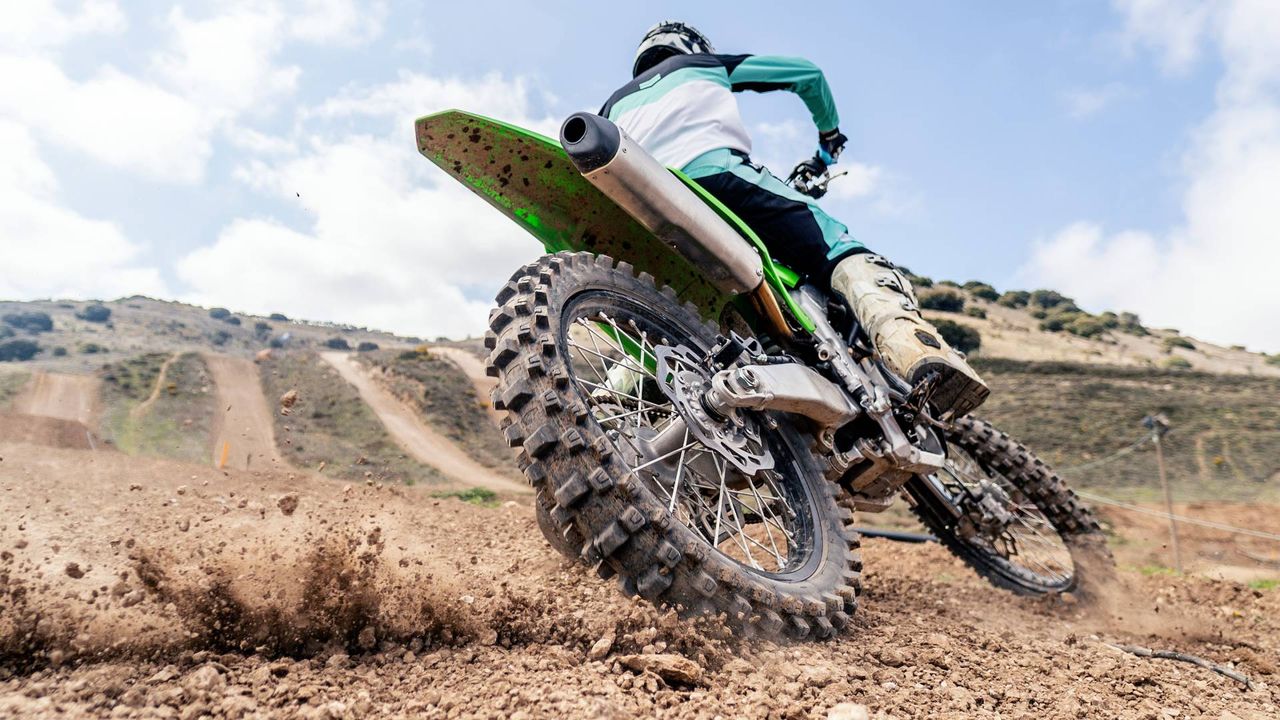 Browser-based dirt bike game is ‘Motocross meets Wall Street,’ letting you ride Nvidia and Intel’s stock charts