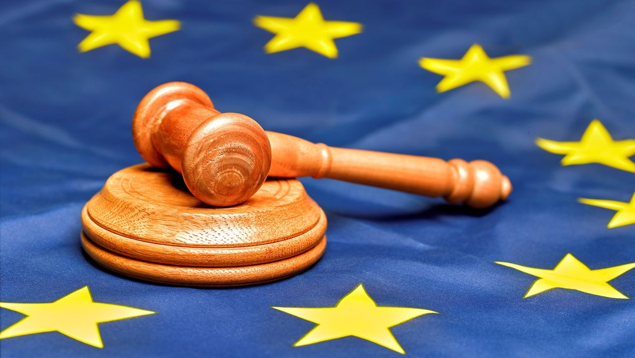 Google slapped with $1 billion fine for violating EU’s antitrust legislation