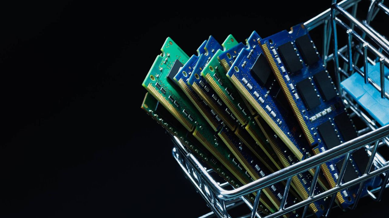 Fresh evidence from independent researchers confirms the first drop in PC shipments in over a year… and it’s only going to get worse