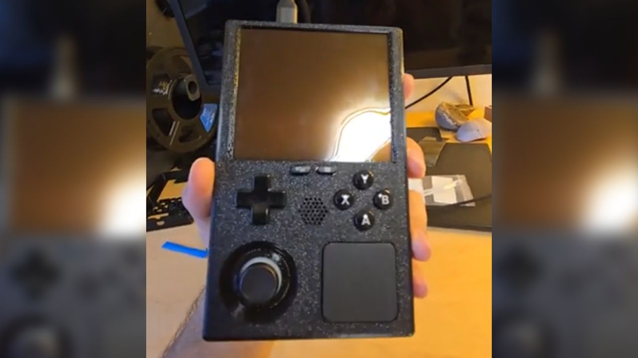 Is it a bird? Is it a plane? No, it’s the Steam Boy, a Steam Deck crammed inside a Game Boy-like chassis