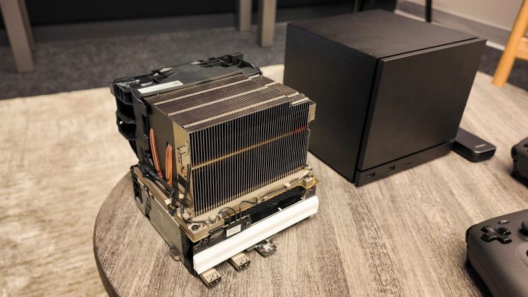 ‘Slightly ugly, and insanely functional’: Check out this custom Steam Machine faceplate that doubles as a charging stand